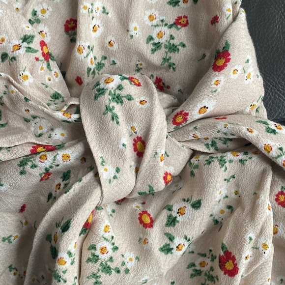 Grey Sweetheart Floral Wrap Top - Picture 4 of 8